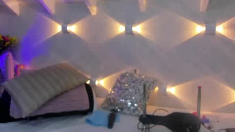 martina mIIler online show from April 24, 2026, 11:56 am