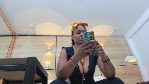 martina touss  online show from January 24, 2025, 4:05 am