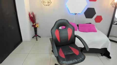 Martina online show from February 19, 2025, 3:28 am