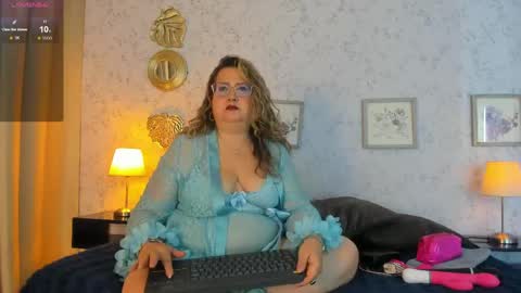 Snapshot of martinacurvy_ chatting on June 5, 2026, 10:43 am Martina Caicedo online show from June 5, 2026, 10:43 am