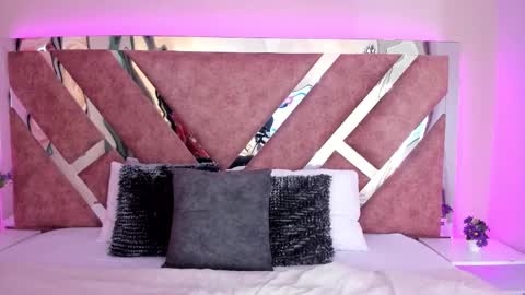 Martina Garcia online show from December 3, 2025, 7:01 pm