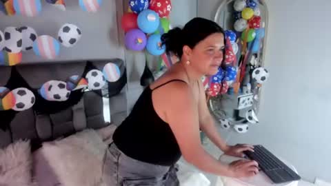 Snapshot of martinamilff chatting on June 25, 2026, 8:13 pm Martina online show from June 25, 2026, 8:13 pm