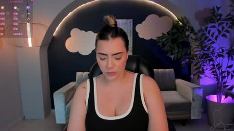 Martinna Bonnet online show from December 5, 2024, 4:55 pm