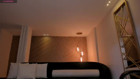 Martinna Bonnet online show from December 18, 2024, 10:08 am