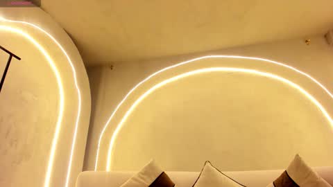 Martinna Bonnet online show from November 26, 2025, 10:05 am