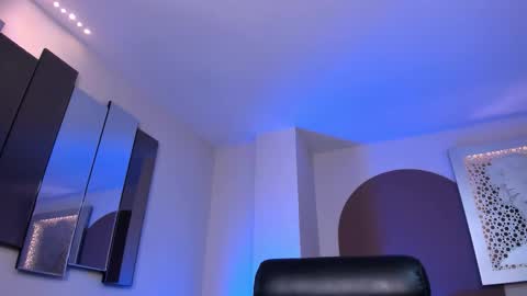 Martinna Bonnet online show from November 27, 2025, 10:06 am