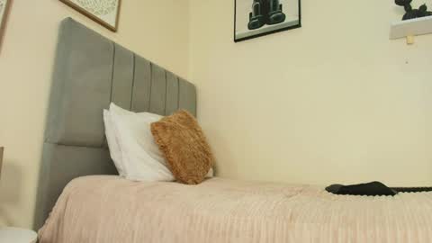 mary_cute9 online show from April 22, 2026, 11:56 am