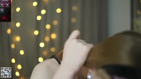 Mary online show from December 12, 2024, 1:49 pm