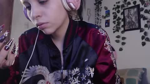                      100   online show from December 25, 2024, 7:24 am