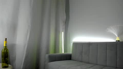 Snapshot of mary_julia chatting on February 27, 2025, 6:18 am Julia online show from February 27, 2025, 6:18 am