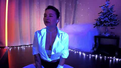 Snapshot of mary_julia chatting on November 18, 2025, 10:25 pm Julia online show from November 18, 2025, 10:25 pm