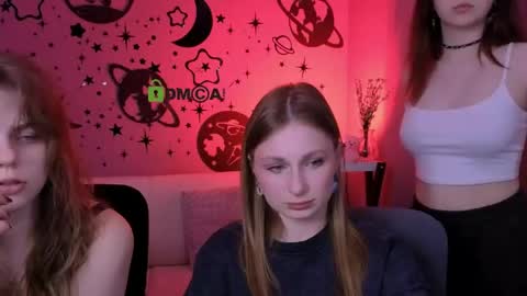 Snapshot of mary_meow_hot chatting on April 27, 2026, 7:23 pm Mary online show from April 27, 2026, 7:23 pm