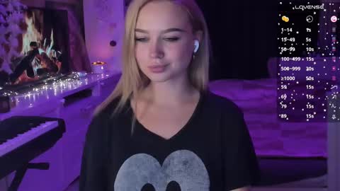 Mary online show from March 9, 2025, 11:03 pm