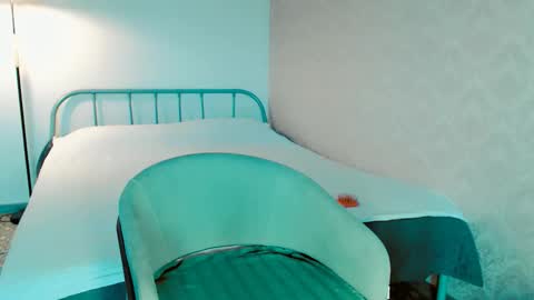 Anna online show from September 10, 2025, 4:34 am