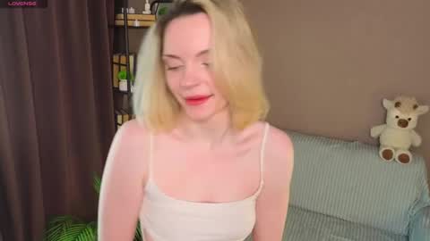 Snapshot of marycalder chatting on May 2, 2026, 12:48 am Mary online show from May 2, 2026, 12:48 am