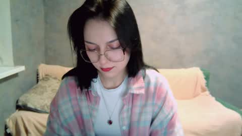 Stephie online show from December 1, 2025, 8:03 pm