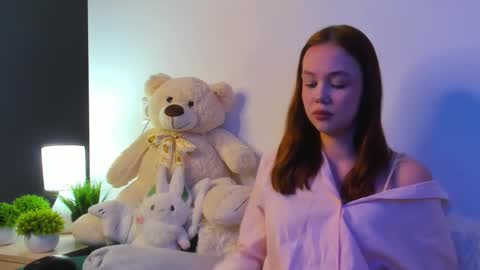 MaryHart online show from November 15, 2025, 9:39 am