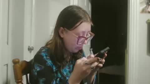 Snapshot of maryjaneflowers chatting on December 17, 2024, 10:01 am maryjaneflowers online show from December 17, 2024, 10:01 am