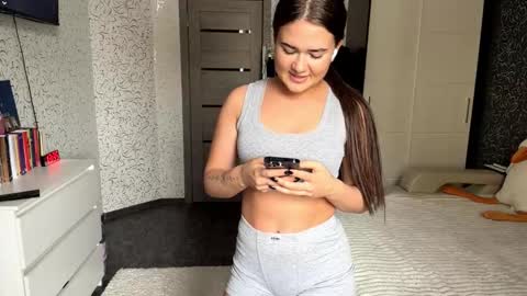 Lola online show from March 6, 2026, 5:37 am