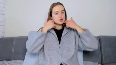 Snapshot of marylee_21 chatting on December 16, 2025, 8:41 am Mari online show from December 16, 2025, 8:41 am