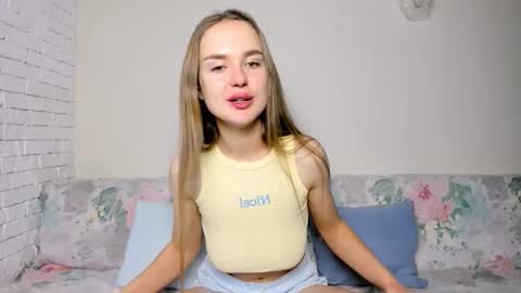 Snapshot of marylee_21 chatting on January 6, 2026, 7:12 am Mari online show from January 6, 2026, 7:12 am