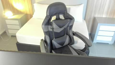 M A R Y L I N online show from April 18, 2026, 7:58 pm