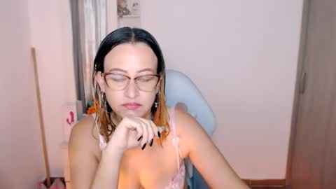 Snapshot of maryline_w chatting on April 27, 2026, 1:25 am maryline online show from April 27, 2026, 1:25 am