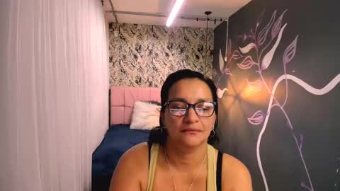 Marylin online show from March 11, 2025, 9:59 pm