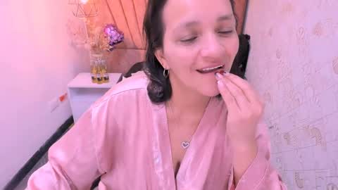 Marylin online show from October 10, 2025, 8:02 am