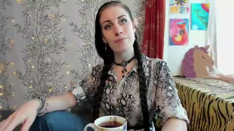 Mary Lou online show from February 2, 2025, 5:42 am