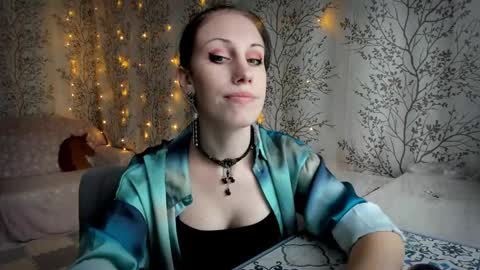 Mary Lou online show from September 28, 2025, 9:36 am