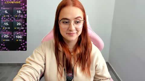 Dulce Maria online show from December 13, 2024, 6:59 pm