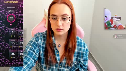 Dulce Maria online show from December 18, 2024, 7:19 pm