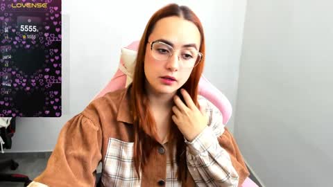 Dulce Maria online show from February 6, 2025, 4:47 pm