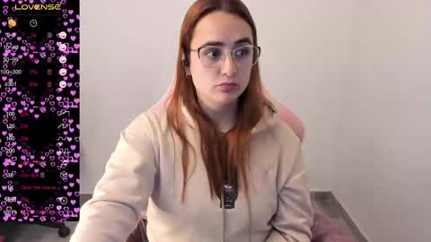 Dulce Maria online show from March 4, 2025, 12:39 am