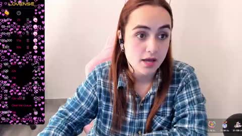 Dulce Maria online show from March 5, 2025, 5:07 am