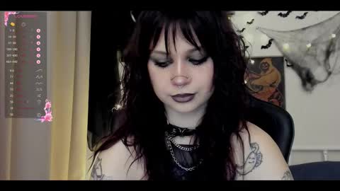 Snapshot of marynixoxo chatting on October 31, 2025, 9:21 am Mary x online show from October 31, 2025, 9:21 am