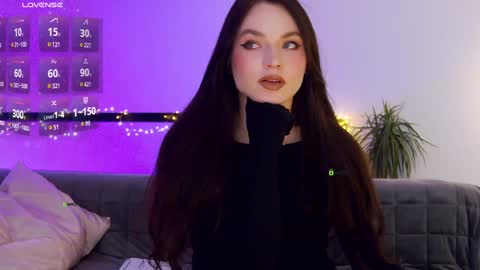 Marina online show from January 10, 2025, 3:58 pm