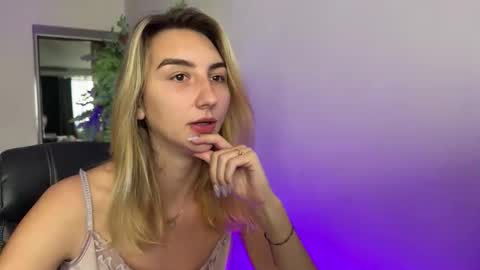 Snapshot of marywayne11 chatting on May 14, 2026, 1:18 pm marywayne11 online show from May 14, 2026, 1:18 pm
