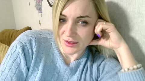 maryyemm online show from March 8, 2025, 7:20 pm