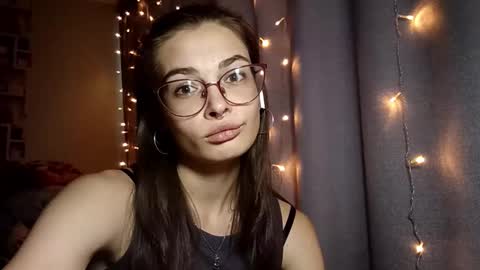 Kelly online show from April 1, 2026, 7:42 am