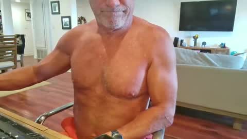 Snapshot of mascmuscle49 chatting on April 1, 2026, 6:49 pm mascmuscle49 online show from April 1, 2026, 6:49 pm