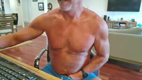 Snapshot of mascmuscle49 chatting on April 7, 2026, 7:03 pm mascmuscle49 online show from April 7, 2026, 7:03 pm