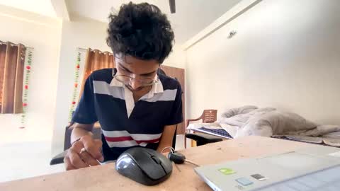 Mask Boy online show from February 9, 2025, 4:04 am