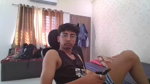 Mask Boy online show from November 5, 2025, 4:01 am