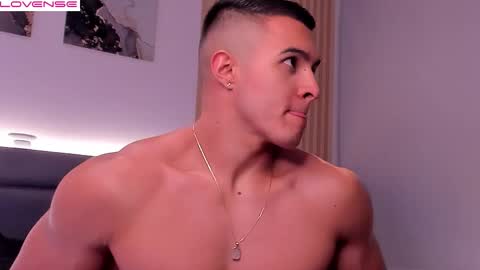 Mason Bennet online show from November 5, 2025, 11:16 pm