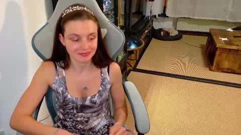 Queeny Kathy  Online at 2030 MEZ Sunday  Wednesday online show from March 13, 2026, 8:04 pm