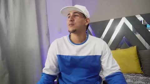 Snapshot of massimo_vidal chatting on October 4, 2025, 3:48 am massimo_vidal online show from October 4, 2025, 3:48 am