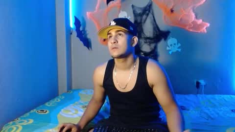 Snapshot of massimo_vidal chatting on October 25, 2025, 5:19 pm massimo_vidal online show from October 25, 2025, 5:19 pm