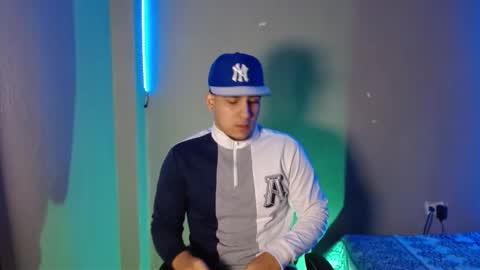 Snapshot of massimo_vidal chatting on November 24, 2025, 12:21 am massimo_vidal online show from November 24, 2025, 12:21 am